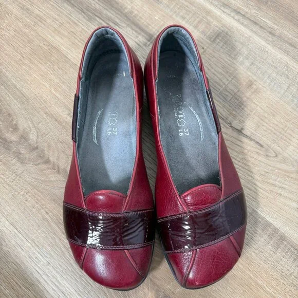 Naot Red Leather Flat Slip On Shoe Comfort Patent Leather Accents 37 - Picture 3 of 8